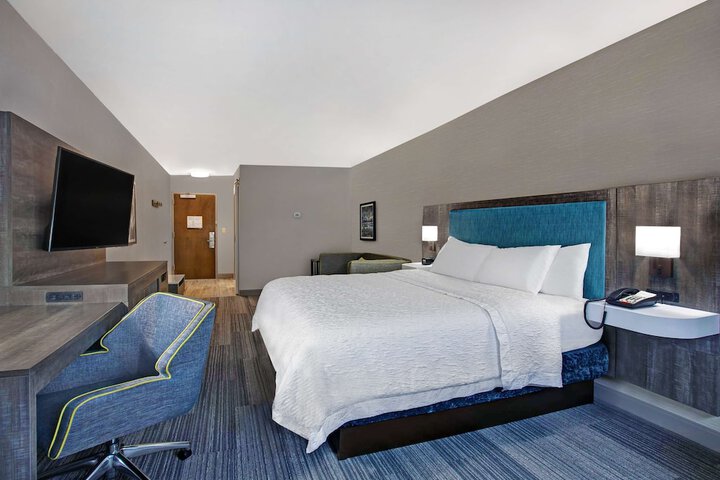 1 King Bed Accessible (6 of 13)
