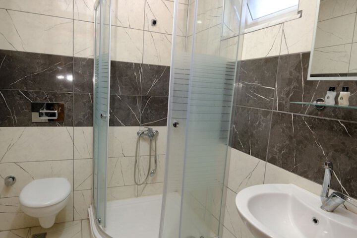 Room 20 of 29