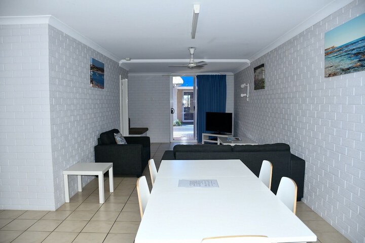 Room 16 of 27