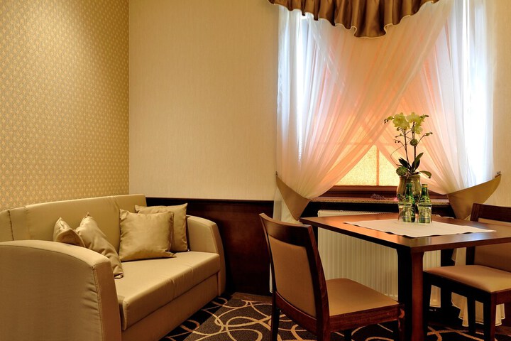 Room 21 of 50
