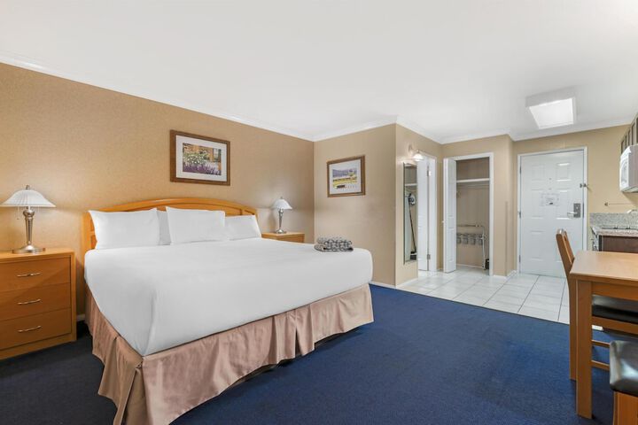 Room 18 of 105