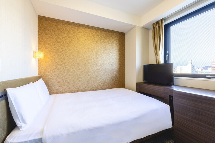 Room 15 of 62
