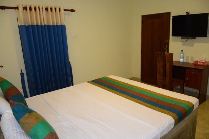 Room 4 of 40
