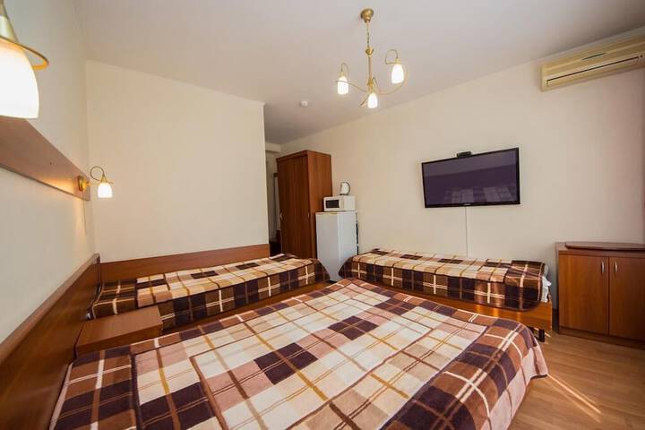 Room 2 of 53