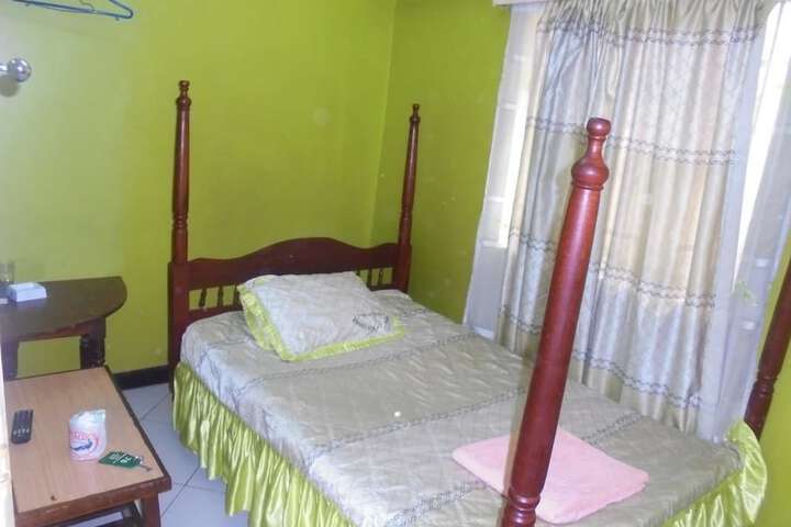 Room 6 of 24