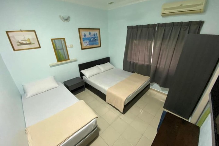 Room 12 of 20