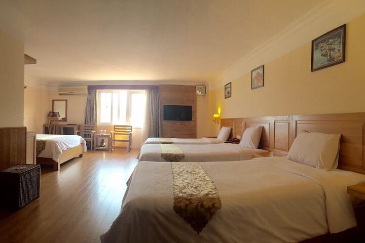 Room 4 of 35