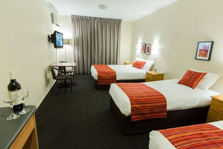 Room 8 of 34