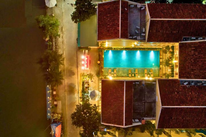 Hotel 84 of 101