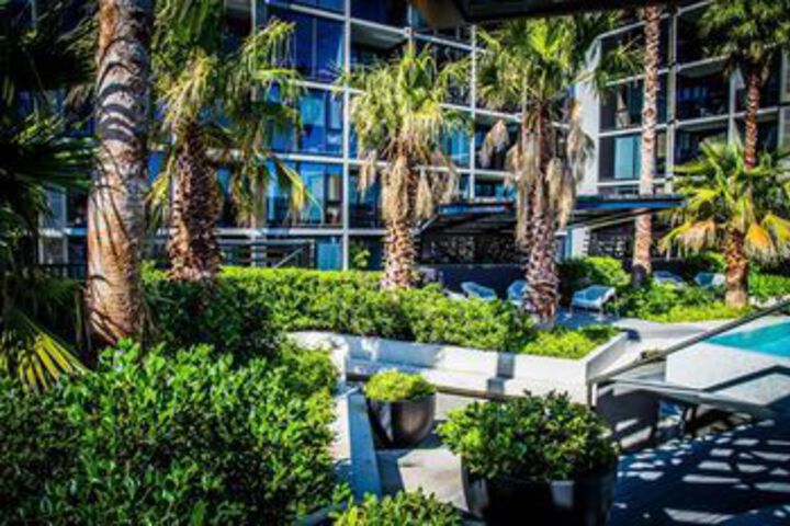 Hotel Exterior 9 of 29