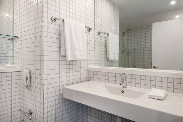 Room 20 of 37