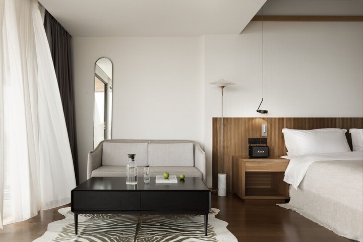 Room 40 of 182