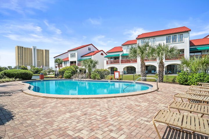Sundeck 132 of 156