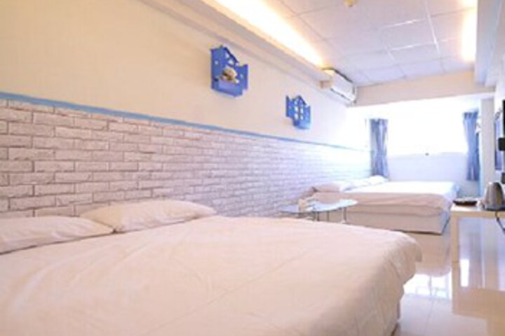 Room 33 of 44