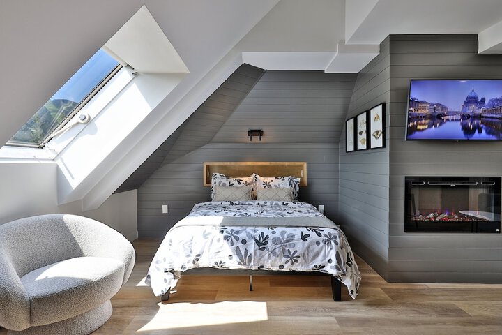 Room 8 of 51