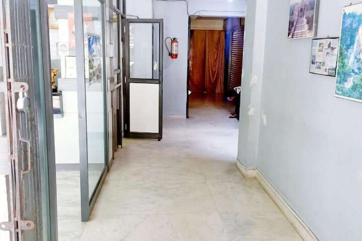 Ballroom/Hall 30 of 44
