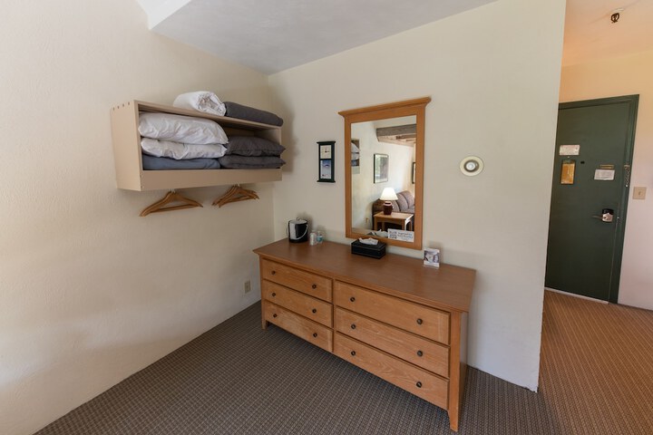 Room 18 of 125