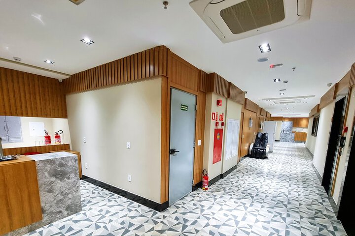 Room 10 of 25