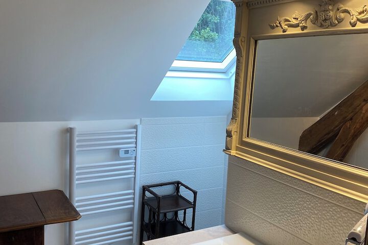 Room 100 of 145