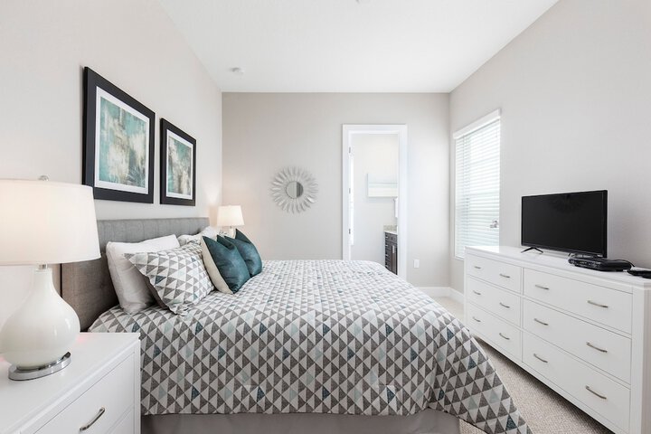 Room 15 of 29