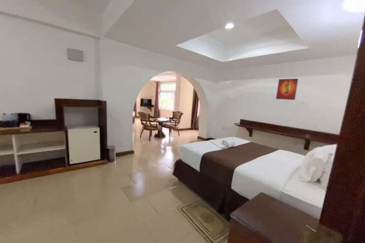 Room 25 of 62