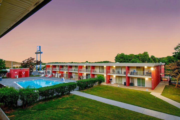 Hotel Entry