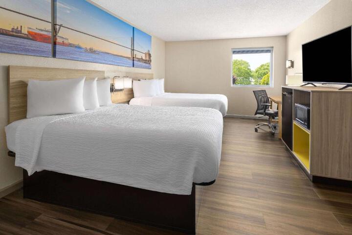2 Double Beds (1 of 6)