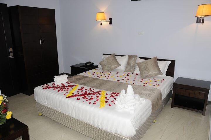 Room 12 of 23
