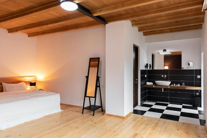 Room 14 of 45