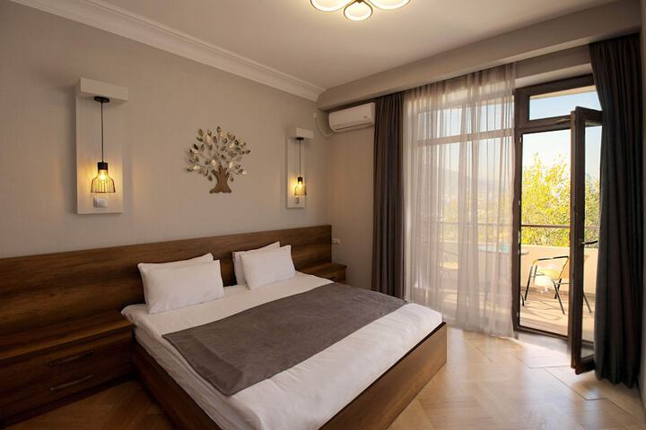 Room 15 of 46