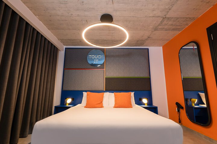Room 17 of 62