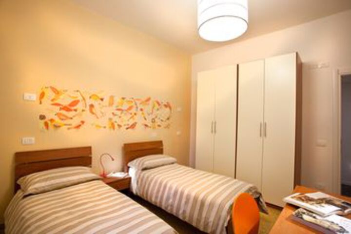 Room 7 of 10