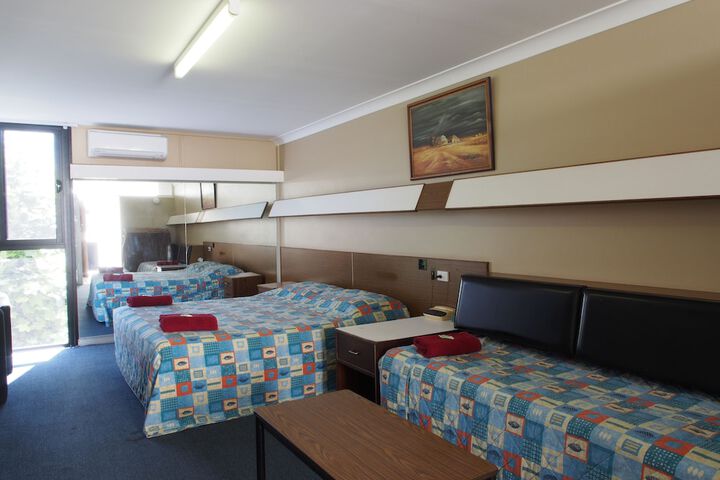 Room 4 of 30