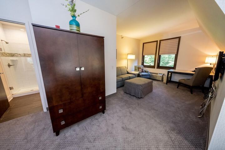 Room 25 of 49