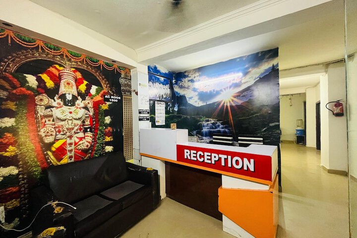 Roomshala Hotel Pub G