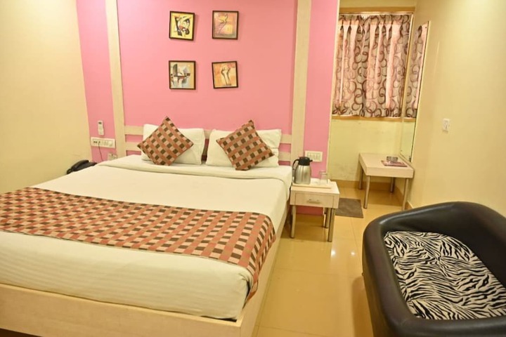 Room 32 of 73