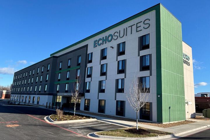 ECHO Suites Extended Stay by Wyndham Springfield Airport PLZ in Springfield, MO