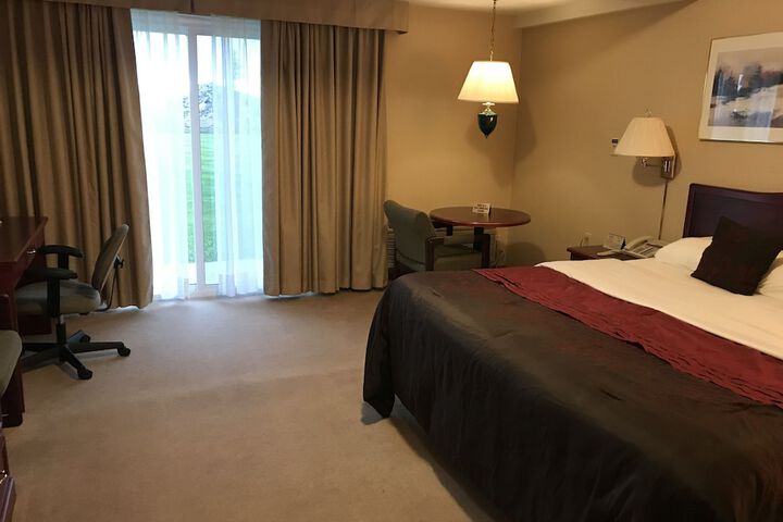 Room 17 of 99
