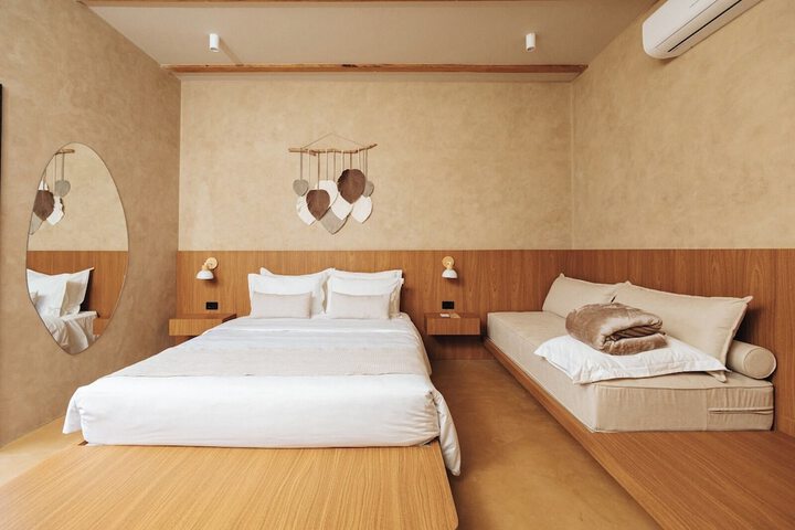Room 10 of 36
