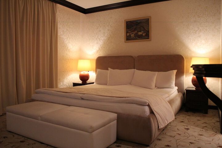 Room 27 of 85