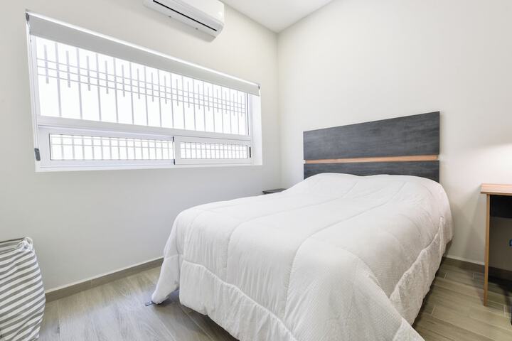 Room 5 of 228