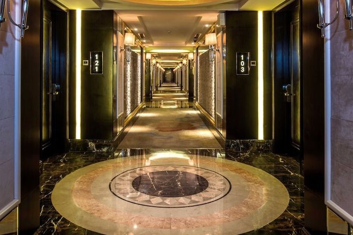 Hotel 30 of 31