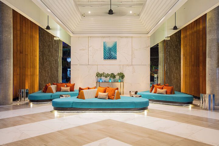 Hotel Interior 6 of 148