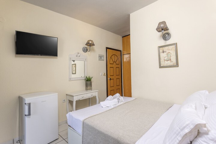 Room 34 of 80