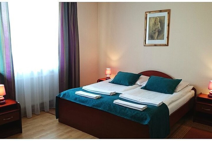Room 8 of 8