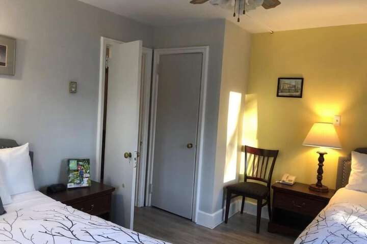 Room 35 of 132