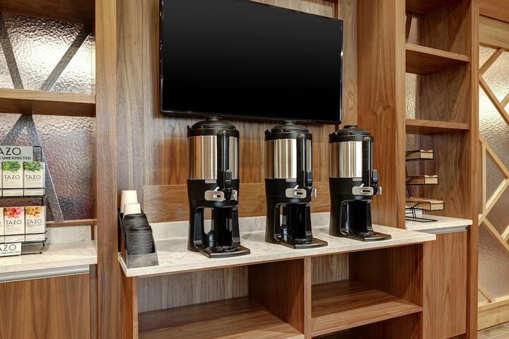 Breakfast/Coffee Service 23 of 43