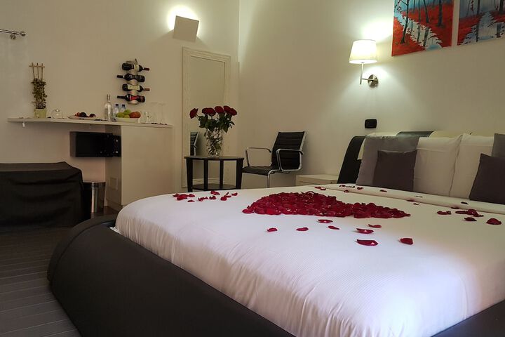 Room 4 of 17