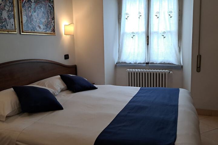 Room 4 of 15