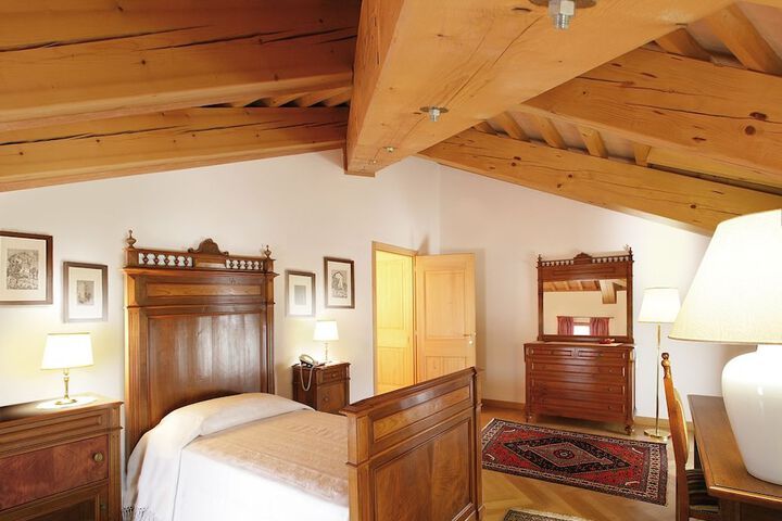Room 3 of 14